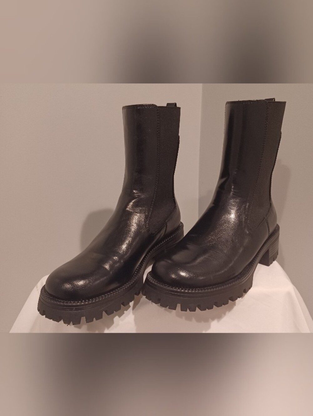 Zara Black Chunky Lug Sole Chelsea Heeled Boots